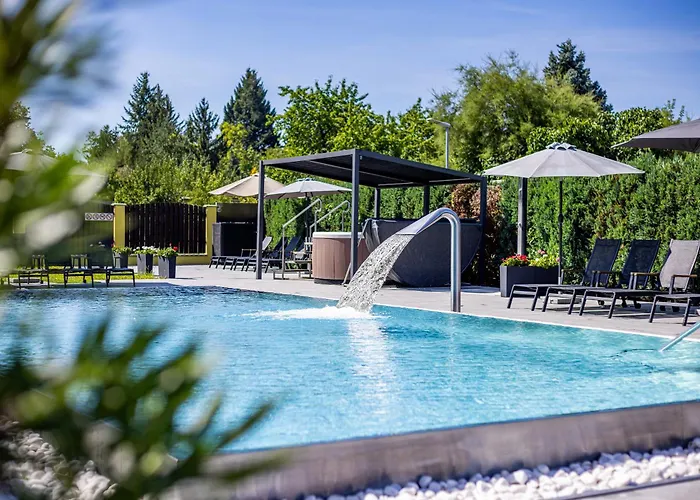 Aura Design & Garden Pool