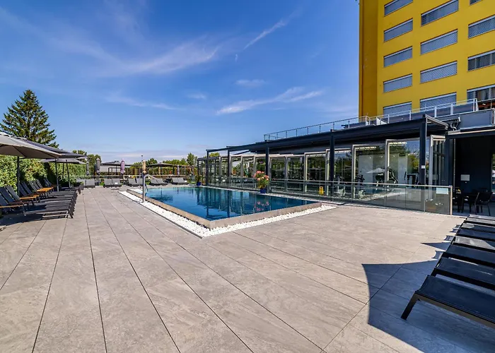 Aura Design & Garden Pool