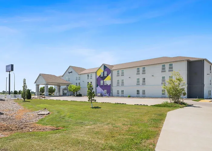 Spark By Hilton Minot