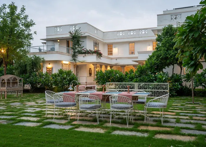 Hot Tub in Room Naila Kothi - A Luxury Boutique Royal Suites In Jaipur