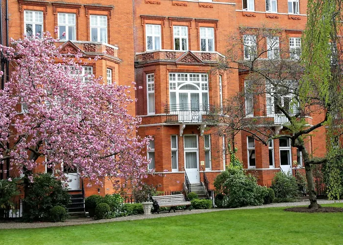  Chelsea Townhouse