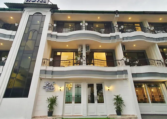 Jacuzzi hotel: The Lake Heritage, Bhimtal