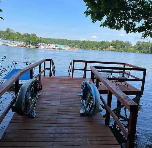 Nice Little Cabin At The Lake