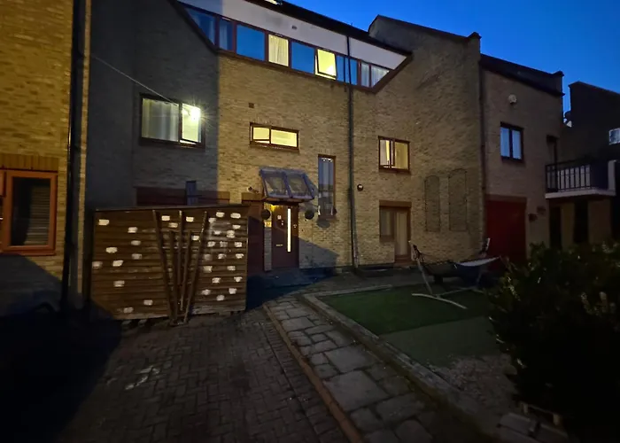 Cozy Rooms Near Central London