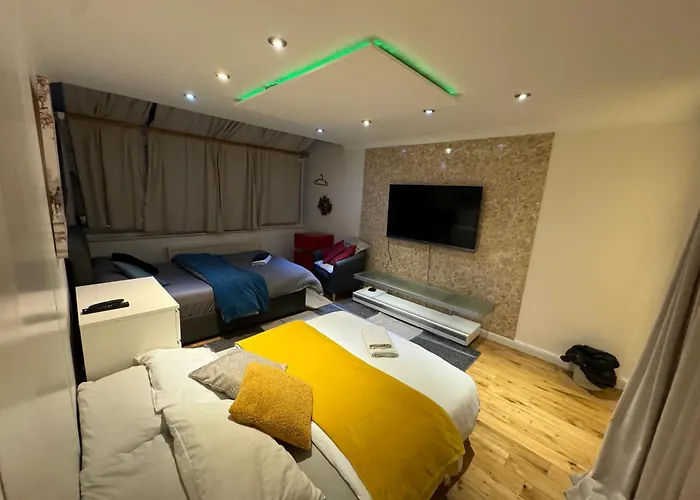 Cozy Rooms Near Central London