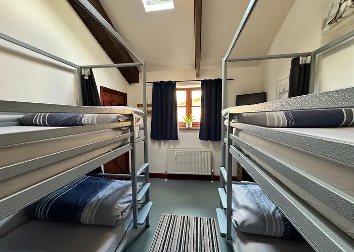 Lands End Hostel&B&B