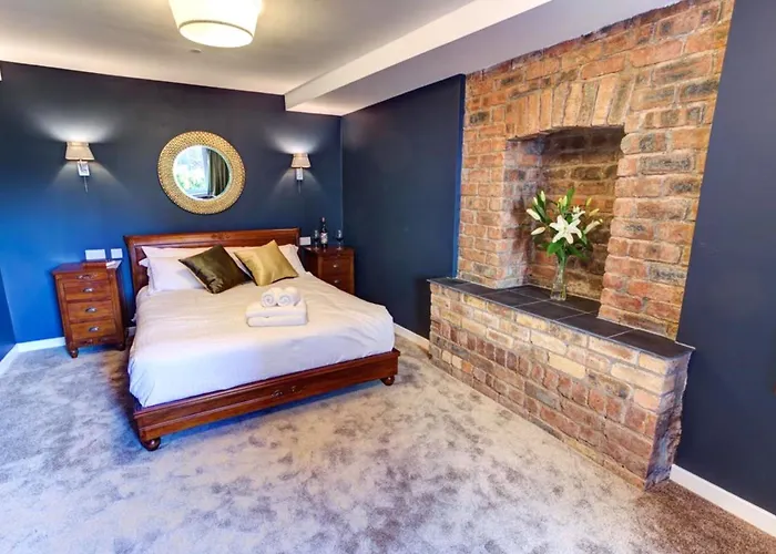 Romantic hotel: Friars Wynd Guest Rooms