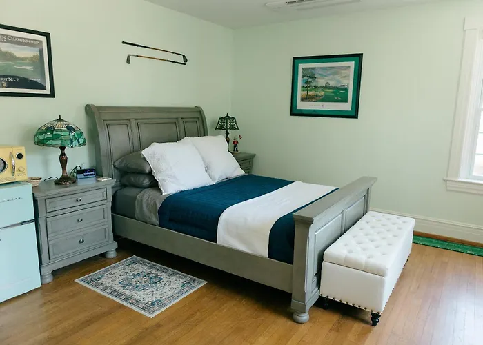 The Carriage House Inn Bed And Breakfast