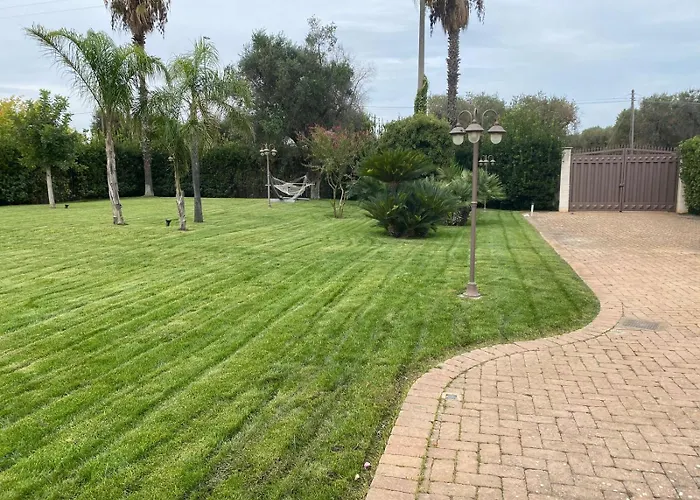 La villa: Villa dei Desideri, immersa nel verde con ampio parco