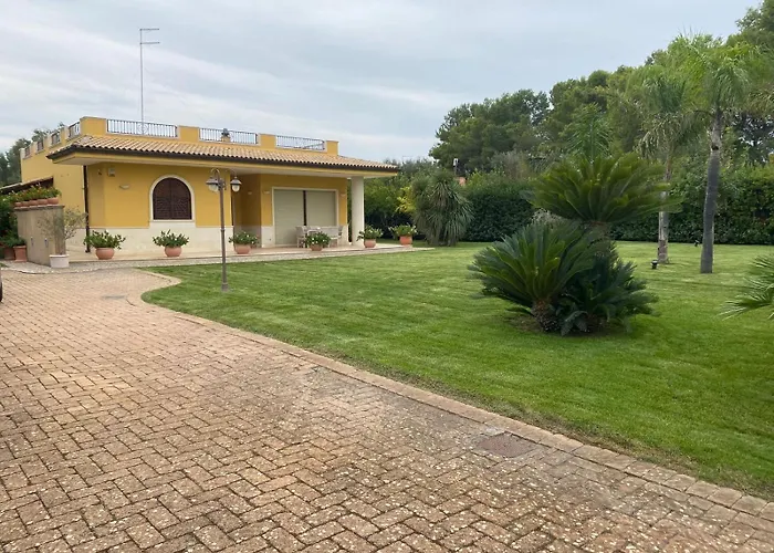 La villa: Villa dei Desideri, immersa nel verde con ampio parco