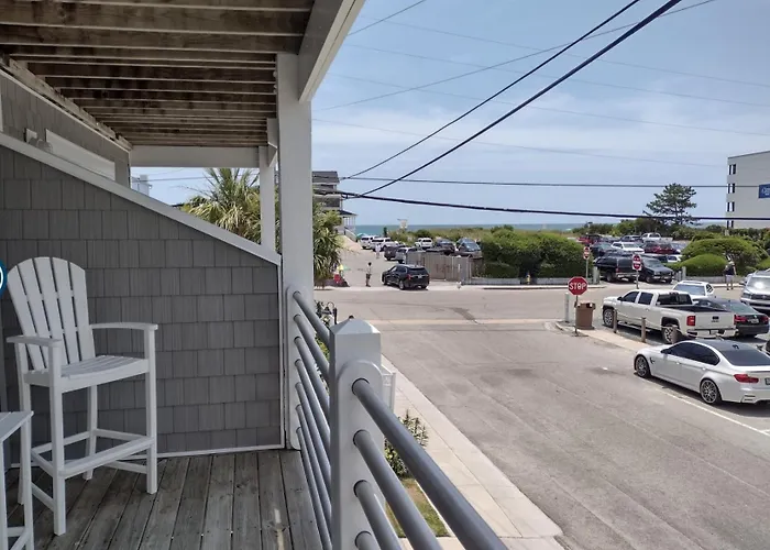 Hotel with view: Sandpeddler Inn And Suites