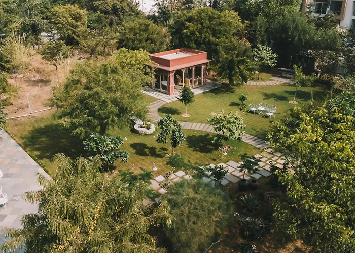 Hot Tub in Room Naila Kothi - A Luxury Boutique Royal Suites In Jaipur