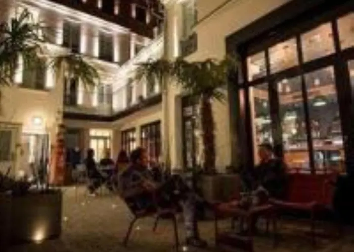 Hotel nahe College: The 3 Ducks Eiffel Tower By Hiphophostels