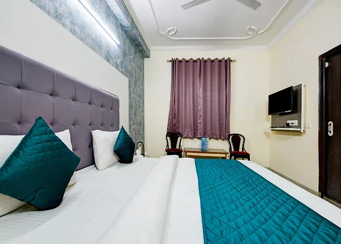 Guest house: Hotel Mayank Plaza-Near Igi Airport Terminal-3