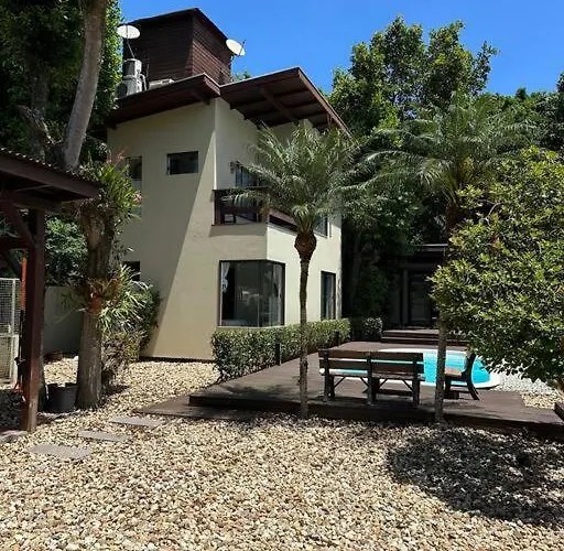 Casa refúgio praia do Estaleiro
