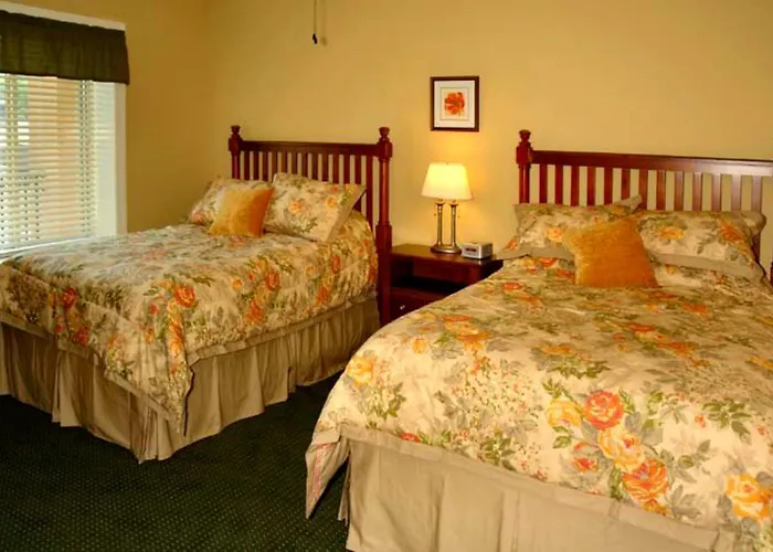 Summit Manor Condominiums