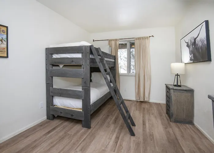 5025 Main Gore Place Condo