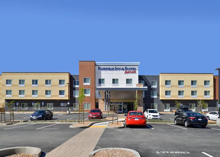 3 star hotel: Fairfield Inn & Suites By Marriott Sacramento Airport Woodland