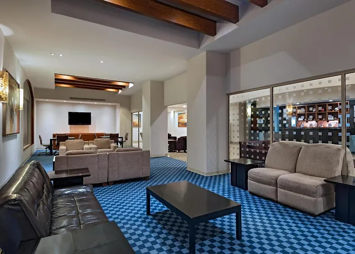 Hotel with pool: Four Points By Sheraton Monterrey Linda Vista