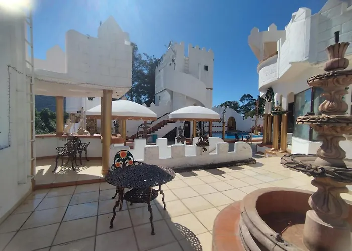 Hotel with view: Castillo Del Rey