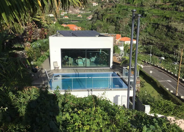 Tabua Lodge