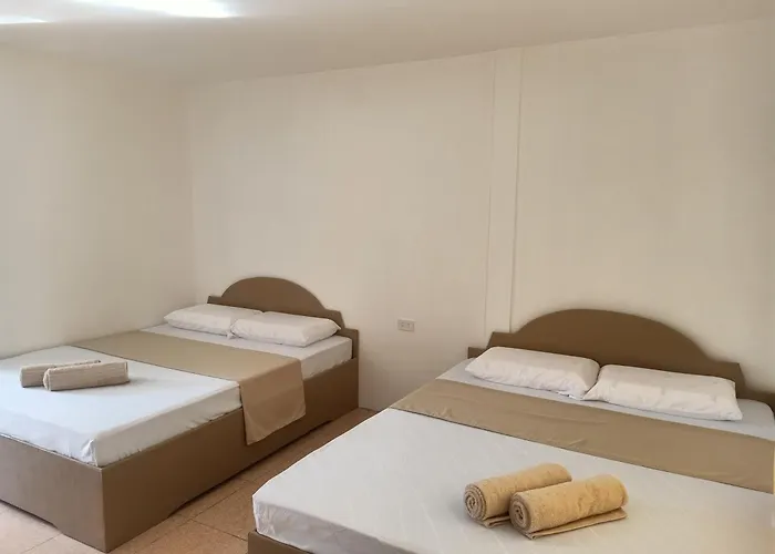 Cheap hotels Alona Guest House