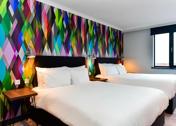 Jacuzzi hotel: Village Hotel Swansea