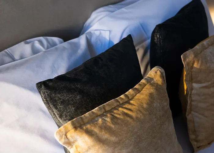 Vacation rental: Scene Suites Apartments