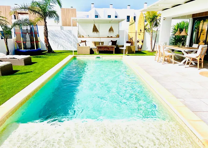 El Palmeral - Exlusive With Private, Heated Pool In