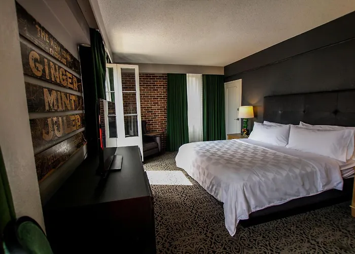 Cheap hotel: Holiday Inn Hotel French Quarter-Chateau Lemoyne By Ihg