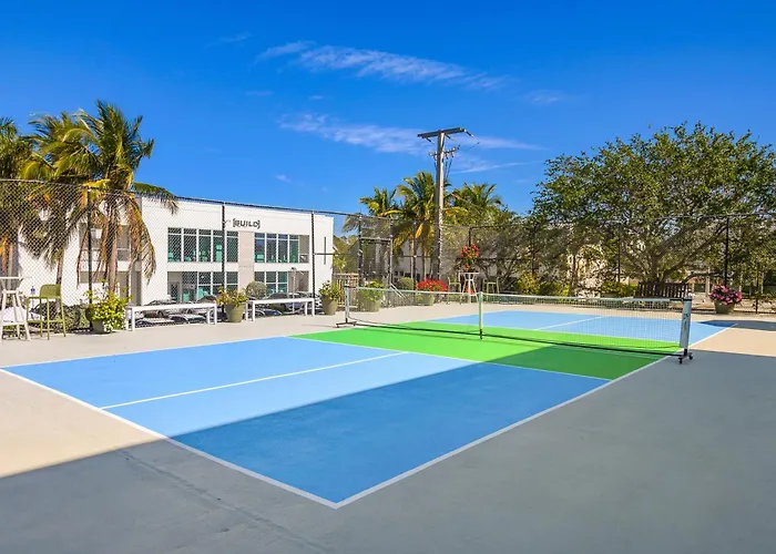 Cheap hotel: Naples Park Central Hotel