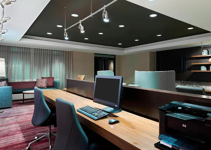 Golf hotel: Courtyard Asheville