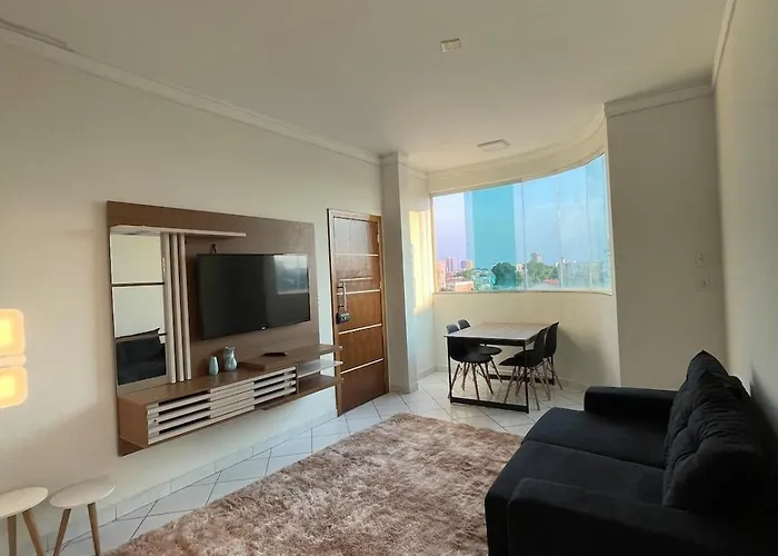 Apartamento amplo e bem localizado