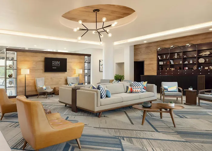 Hotels with pool Four Points By Sheraton