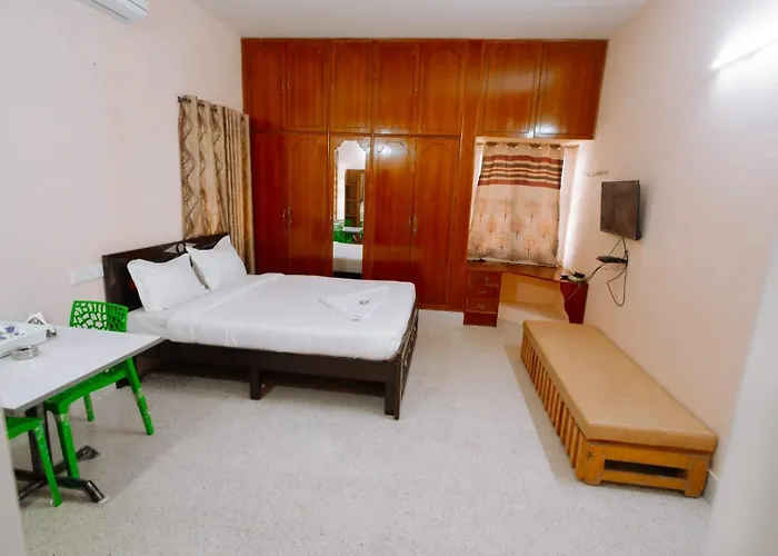 Jacuzzi hotel: Akshatha Home Stay