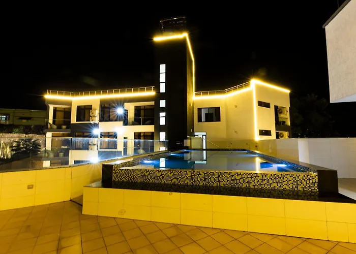 Hotel with pool: Cascadia Apartments Kigali