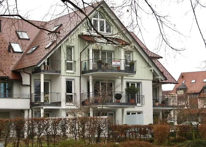 Ferienwohnung Seeblick - exklusive Wohnung in erster Reihe mit Balkon und Seeblick