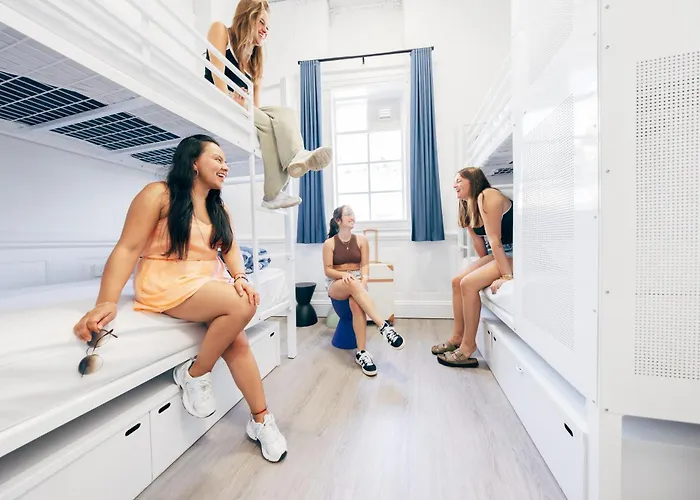 The Hostels Maze Backpackers - Gold Coast