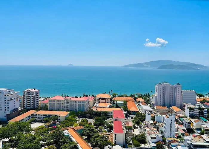 Sunny Luxury Apartment With Ocean View
