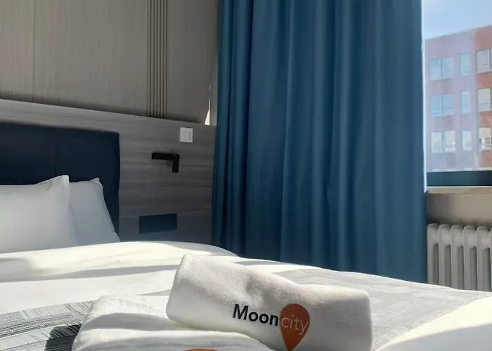 Mooncity Hotel & Boardinghouse