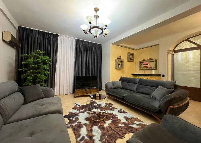 Elly Apartment