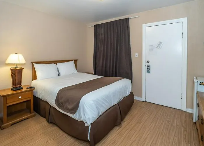 Cheap hotels Maples