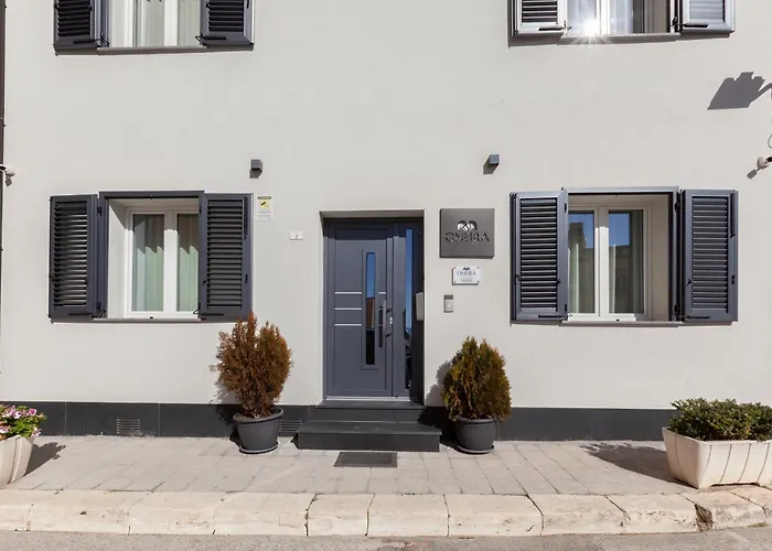 Oneira Rooms