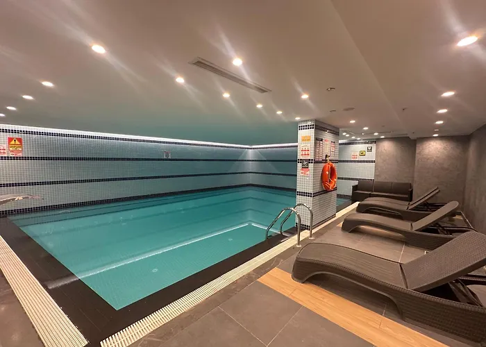 Family Hotel: Maywood Hotel
