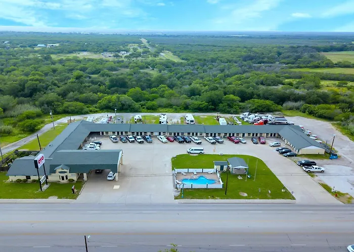 Hotel near College: Three Rivers Executive Inn & Suites By Oyo