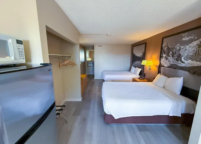Super 8 By Wyndham Ab