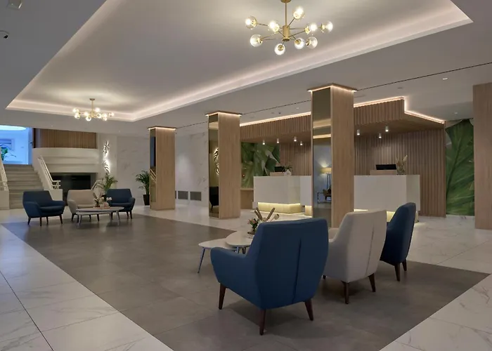 Centraal gelegen hotel: Hotel Helios Costa Tropical