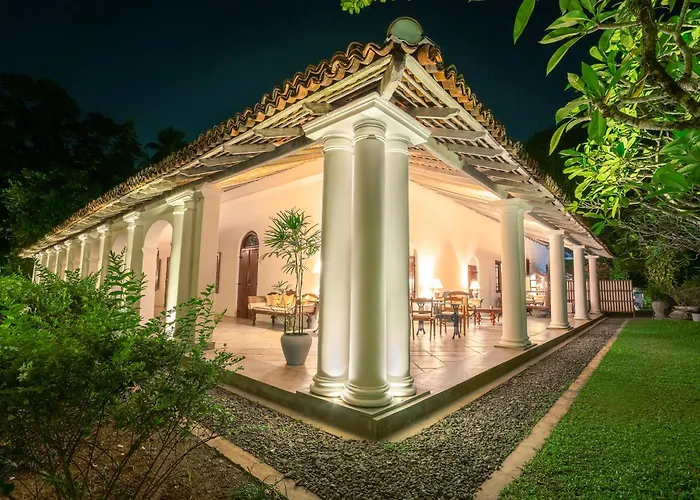 Hotel with view: Adigars Manor Kandy