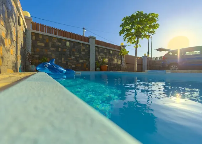 Apartment 10 Minutes Walk To Pereybere Beach