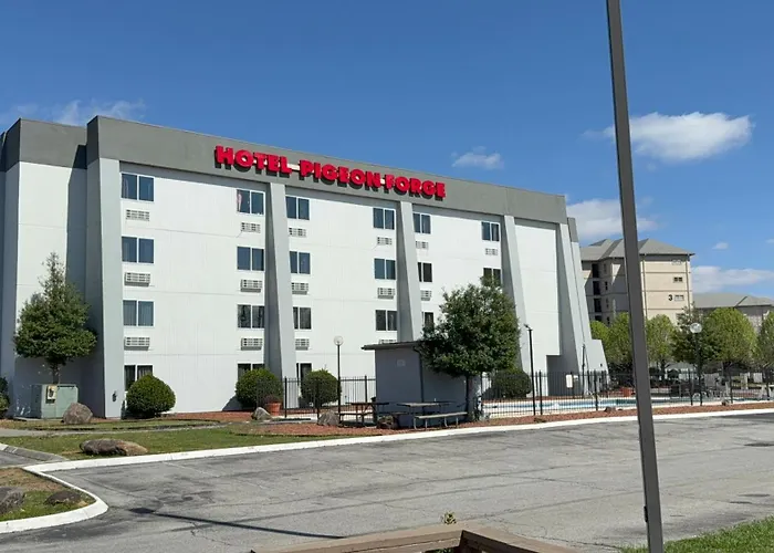 Central hotel: Hotel Pigeon Forge (Adults Only)